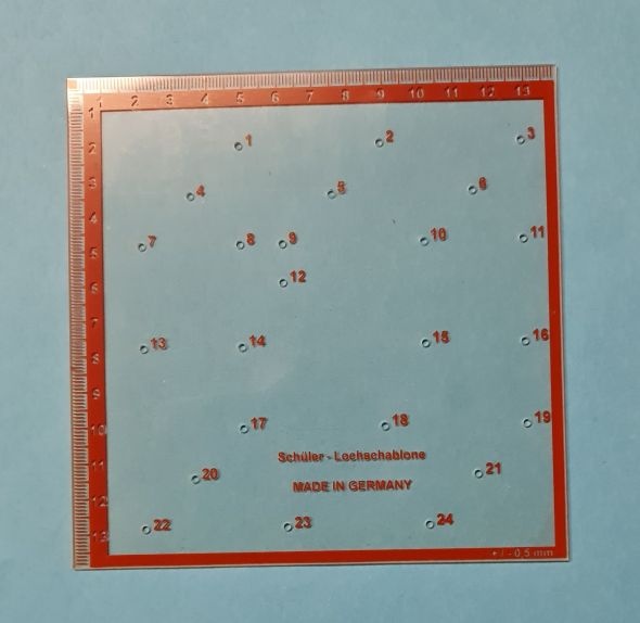 Lochschablone (Klassensatz 24 Stck.) für den Schüler, 14x14 cm