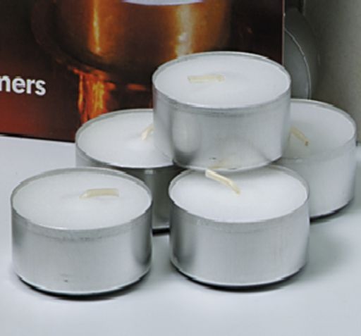 Teelichte in Metallbechern