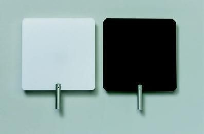 Metall-Schirm auf Stab, weiß/schwarz