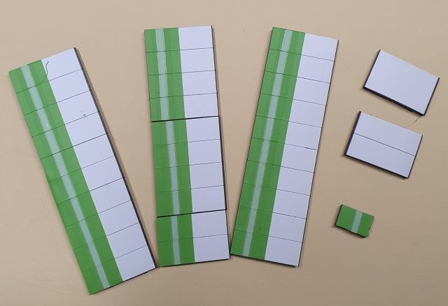 Satz Kippmagnete für Stundenplan, hellgrün mit Streifen - weiß