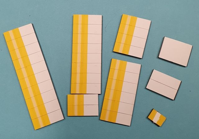 Satz Kippmagnete für Stundenplan, gelb mit Steifen - weiß