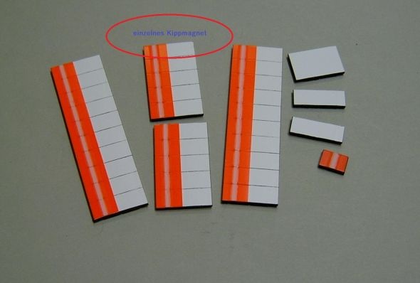 Magnetsymbol für Stundenplan, halb signalrot mit Streifen-halb weiß