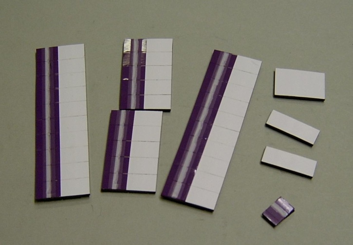 Satz Kippmagnete für Stundenplan, lila mit Streifen - weiß