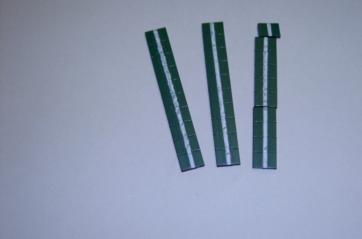 Satz Kippmagnete für Zusatzpläne, dunkelgrün mit Streifen