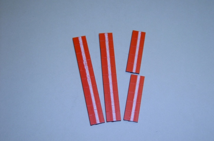 Satz Kippmagnete für Zusatzpläne, rot mit Streifen