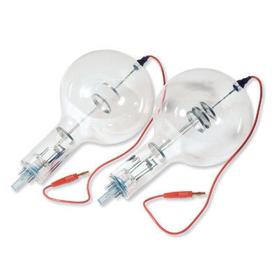 Triode S, Hochevakuiert, mit Glühkathode, Steuergitter u. Anode