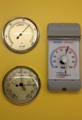 Wetterwarte, Schulwetterwarte mit 4 Wettermeßgeräten