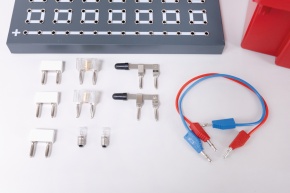 Schülerset Elektrik - Grundlagen inklusive Universal-Steckplatte